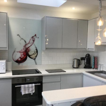 Leafy Lytham Central Lovely Ground Floor 1 Bedroom Apartment With Private Garden In Lytham Dog Friendly Lytham St Annes Kültér fotó