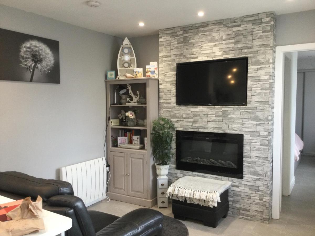 Leafy Lytham Central Lovely Ground Floor 1 Bedroom Apartment With Private Garden In Lytham Dog Friendly Lytham St Annes Kültér fotó